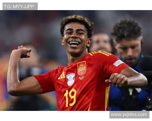 足球排名第二的球星是谁 解析其背后的成长历程与辉煌成就